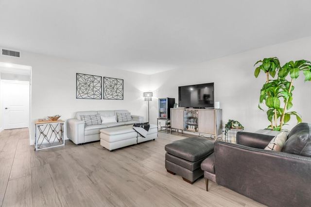 4848 NE 23RD Avenue 8A, Fort Lauderdale, FL 33308