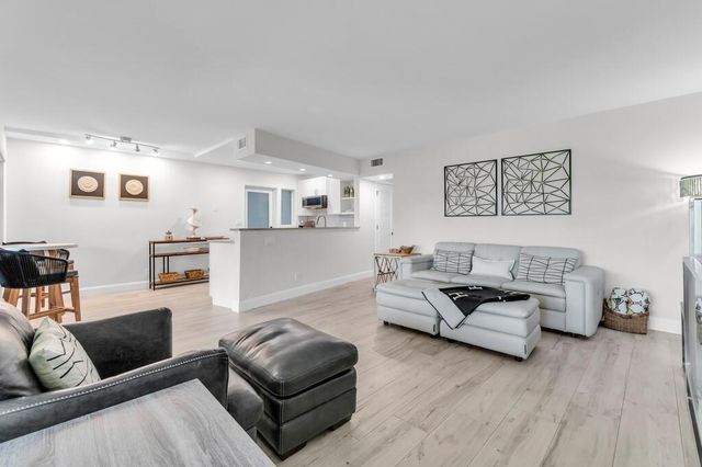 4848 NE 23RD Avenue 8A, Fort Lauderdale, FL 33308