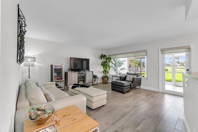 4848 NE 23RD Avenue 8A, Fort Lauderdale, FL 33308
