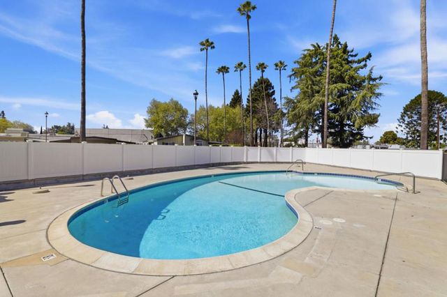 191 E El Camino Real, Mountain View, CA 94040