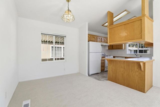 191 E El Camino Real, Mountain View, CA 94040