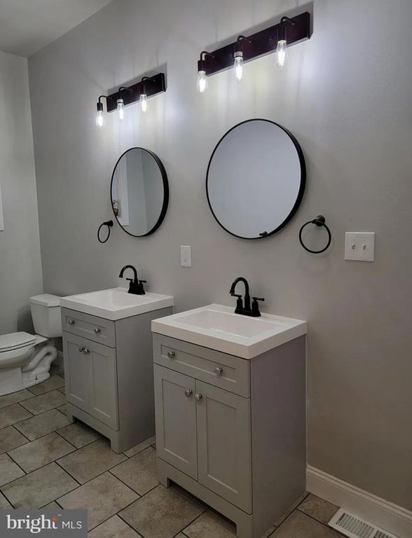 Image 10 of property listing at 125 E LEMON ST, Lancaster, PA 17602