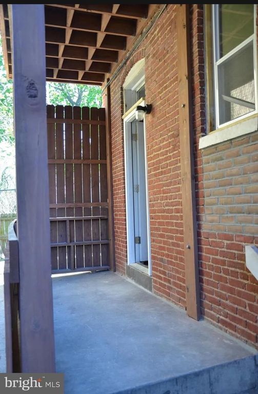 Image 12 of property listing at 125 E LEMON ST, Lancaster, PA 17602