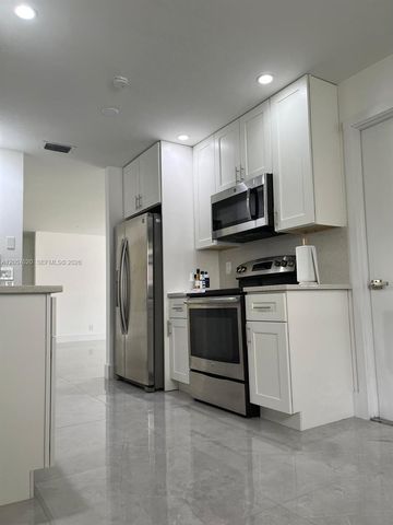 1832 SW 17th Street, Boynton Beach, FL 33426