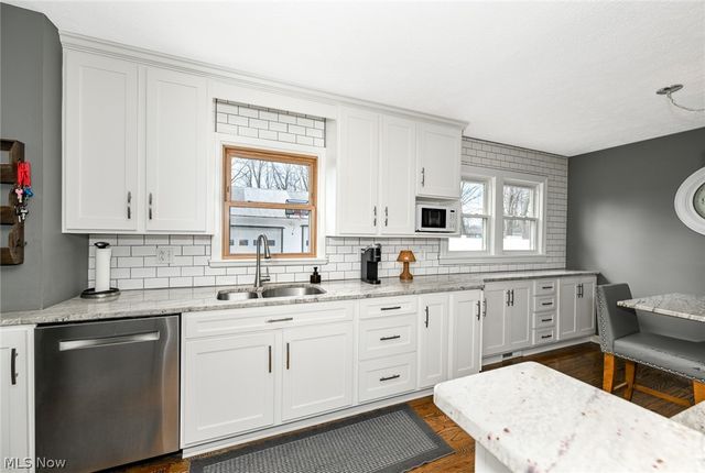 169 Kempton Drive, Berea, OH 44017