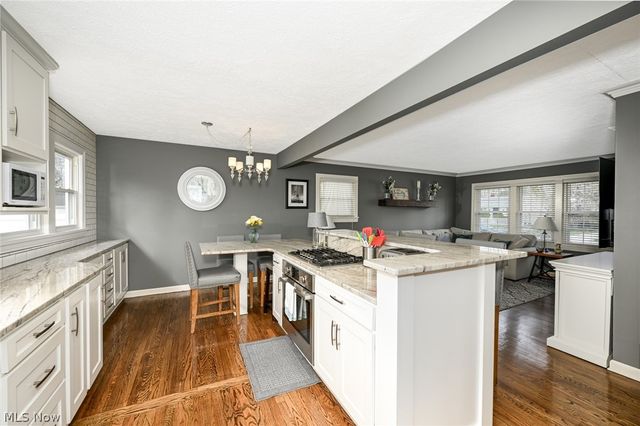 169 Kempton Drive, Berea, OH 44017