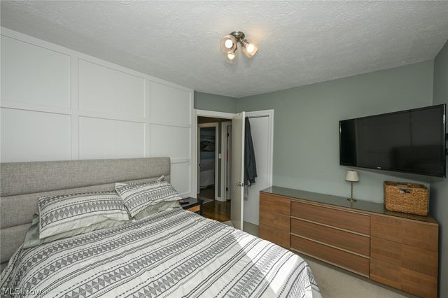 169 Kempton Drive, Berea, OH 44017