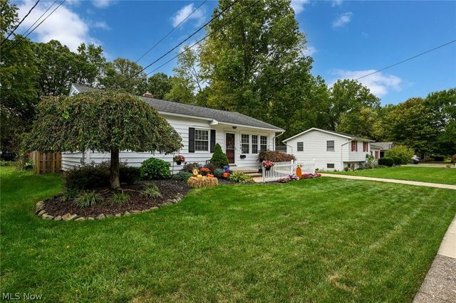 169 Kempton Drive, Berea, OH 44017