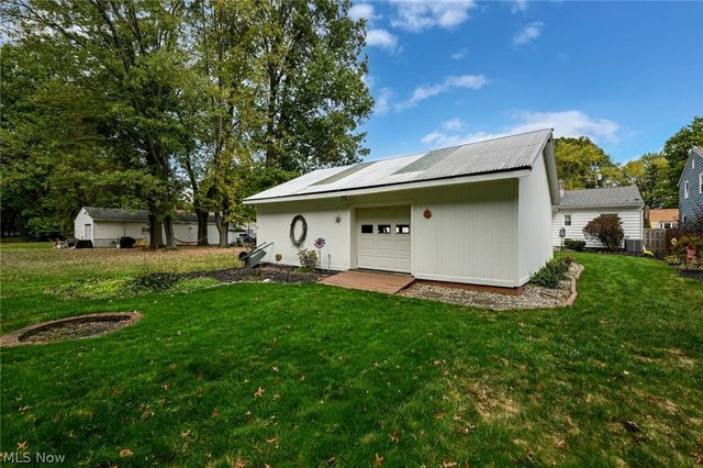 169 Kempton Drive, Berea, OH 44017