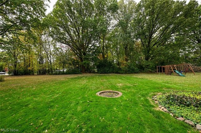 169 Kempton Drive, Berea, OH 44017