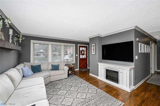 169 Kempton Drive, Berea, OH 44017