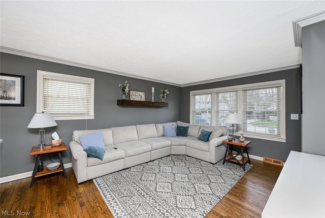 169 Kempton Drive, Berea, OH 44017