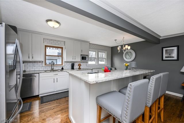 169 Kempton Drive, Berea, OH 44017