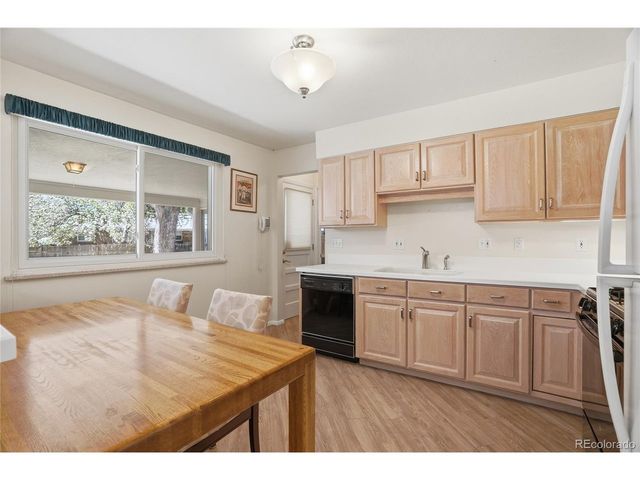522 E Caley Dr, Centennial, CO 80121