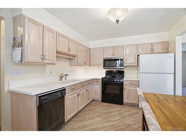 522 E Caley Dr, Centennial, CO 80121