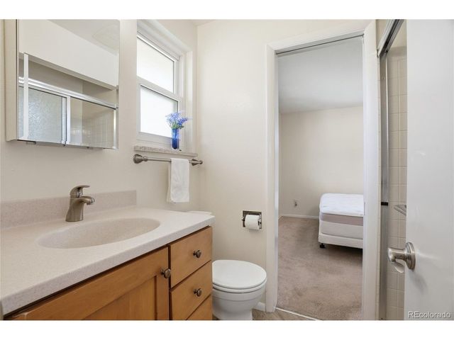 522 E Caley Dr, Centennial, CO 80121