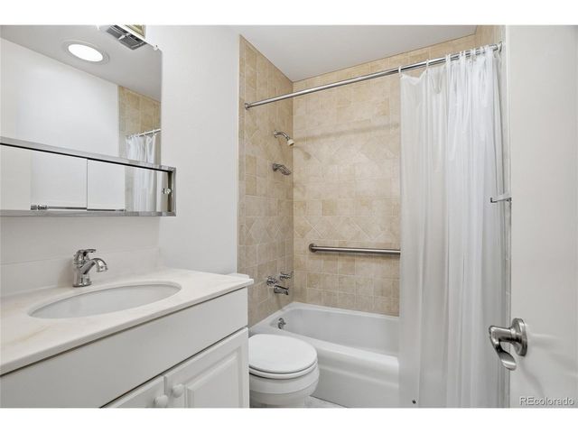 522 E Caley Dr, Centennial, CO 80121