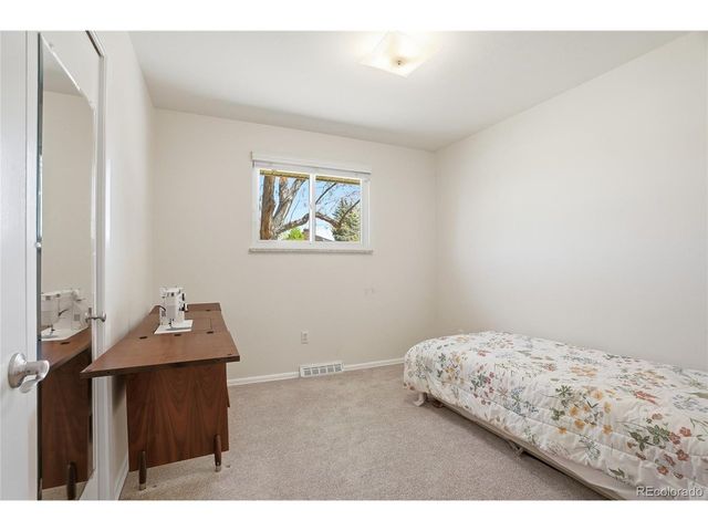 522 E Caley Dr, Centennial, CO 80121