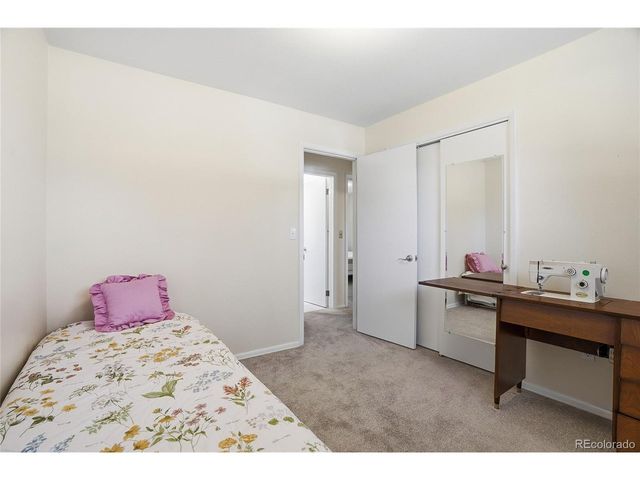 522 E Caley Dr, Centennial, CO 80121