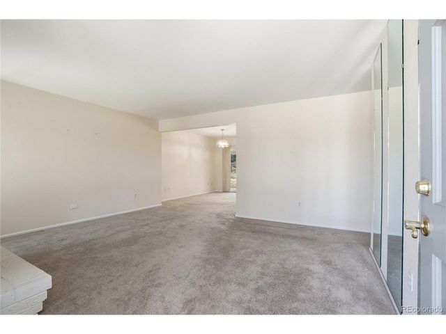 522 E Caley Dr, Centennial, CO 80121