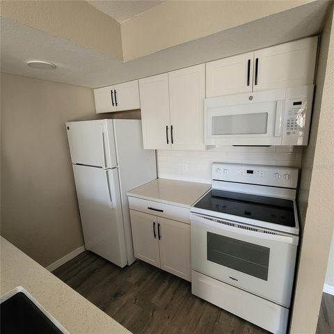 5160 CONROY ROAD 1422, Orlando, FL 32811