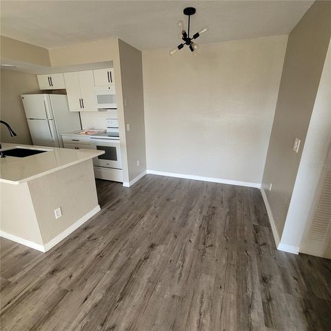 5160 CONROY ROAD 1422, Orlando, FL 32811