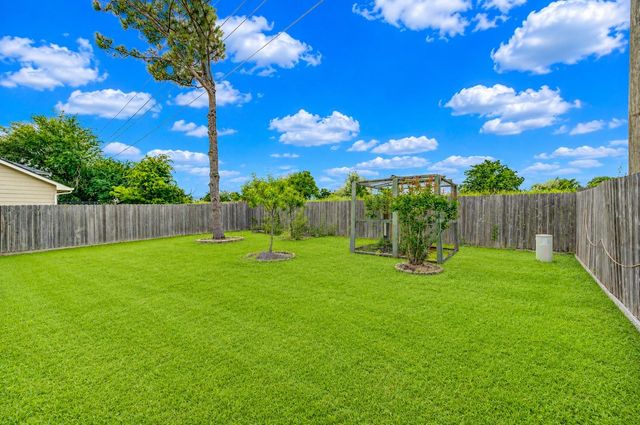 818 Laurel Green Road, Missouri City, TX 77459
