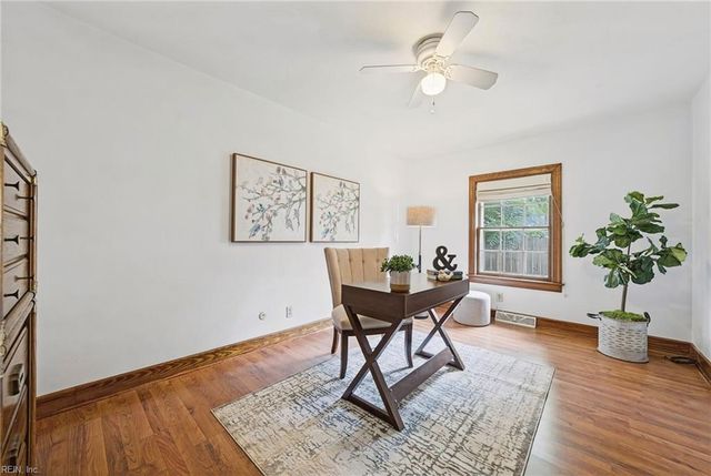 18 Cypress RD, Portsmouth, VA 23701