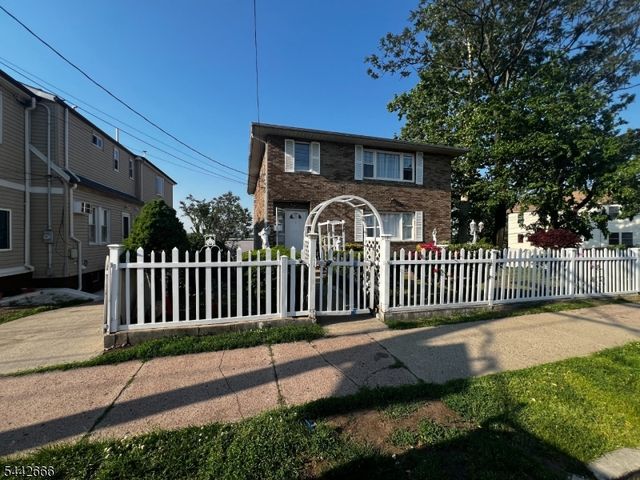 235 4Th Ave, Paterson City, NJ 07514