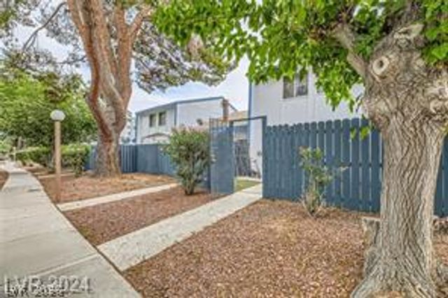 4232 Kona Coast Way, Las Vegas, NV 89121
