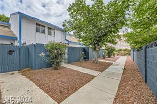 4232 Kona Coast Way, Las Vegas, NV 89121