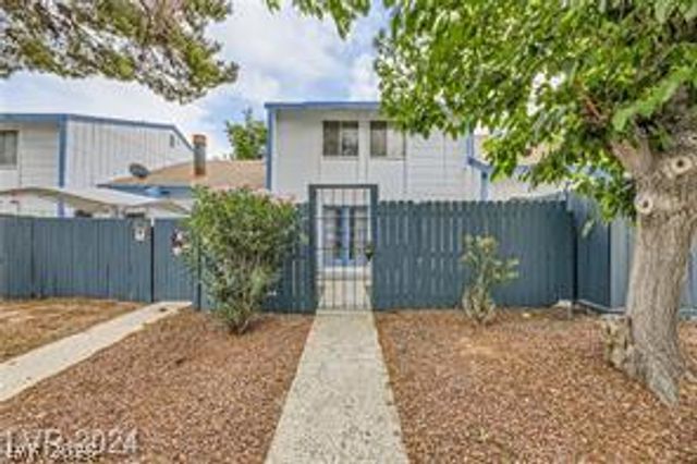 4232 Kona Coast Way, Las Vegas, NV 89121
