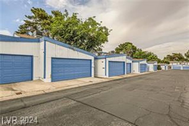 4232 Kona Coast Way, Las Vegas, NV 89121