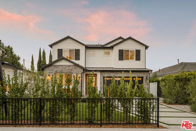 9521 Cattaraugus Avenue, Los Angeles, CA 90034