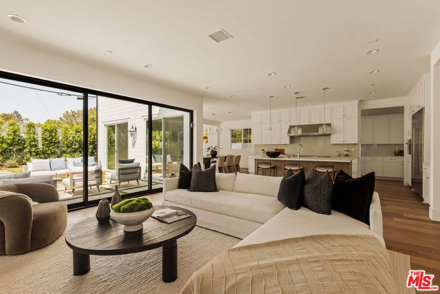 9521 Cattaraugus Avenue, Los Angeles, CA 90034
