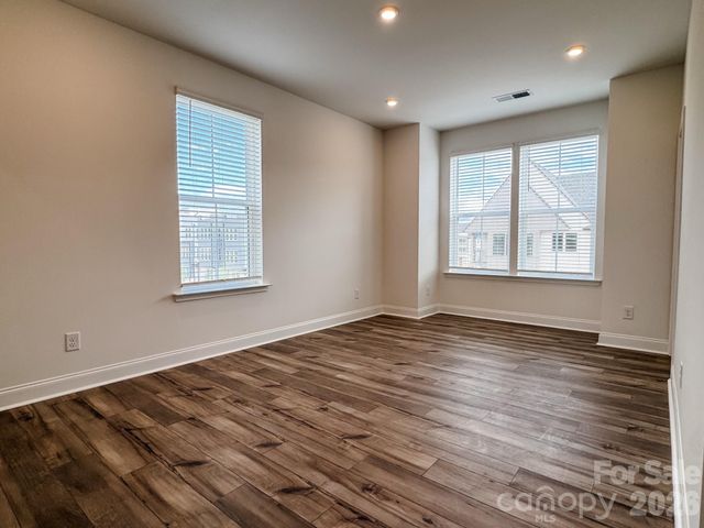 7040 Westrow Avenue, Charlotte, NC 28278
