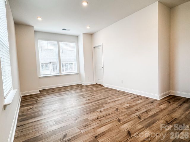 7040 Westrow Avenue, Charlotte, NC 28278