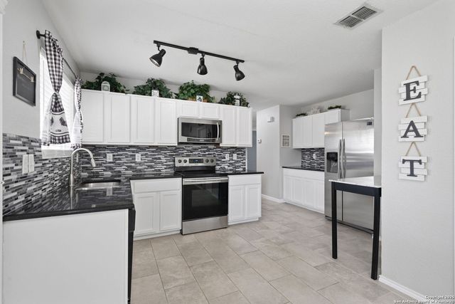 225 Willow Crest, Cibolo, TX 78108