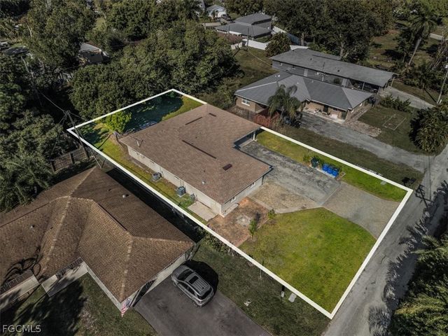 5826 Algiers ST, Fort Myers, FL 33919