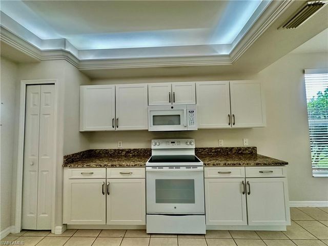 1345 Henley ST 707, Naples, FL 34105