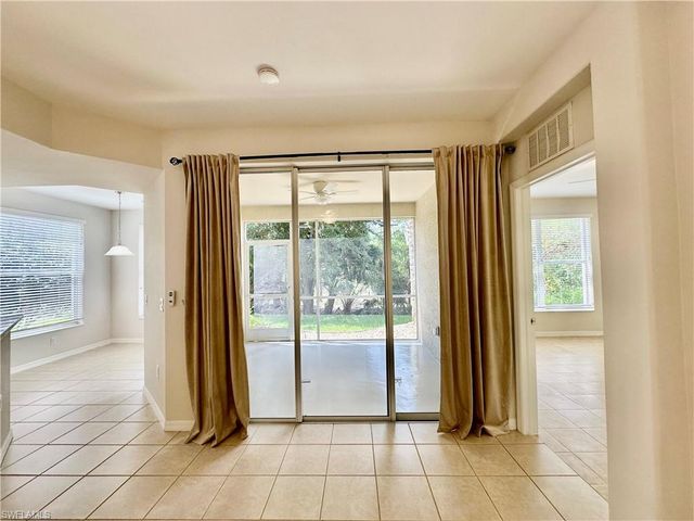 1345 Henley ST 707, Naples, FL 34105