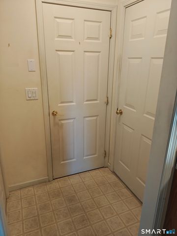 23 Dacosta Drive 23, Newington, CT 06111