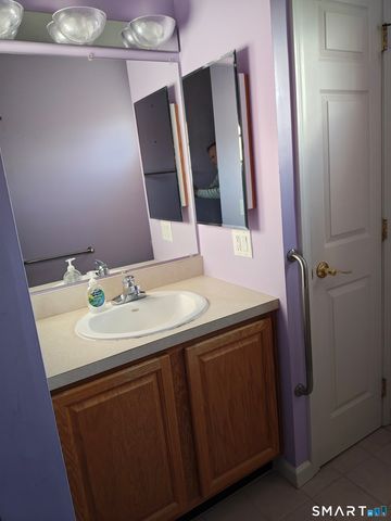 23 Dacosta Drive 23, Newington, CT 06111