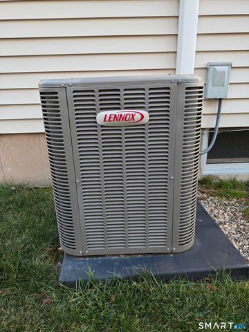 23 Dacosta Drive 23, Newington, CT 06111