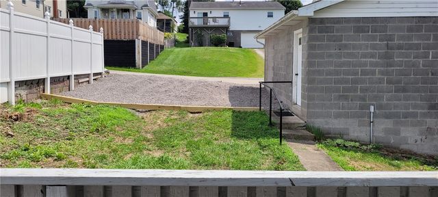 438 Esther Ave, New Kensington, PA 15068