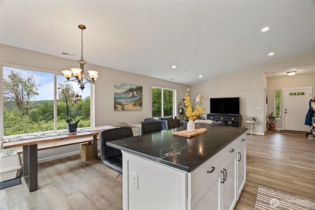 144 38 18 Loop Road, Centralia, WA 98531