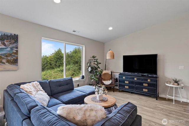 144 38 18 Loop Road, Centralia, WA 98531