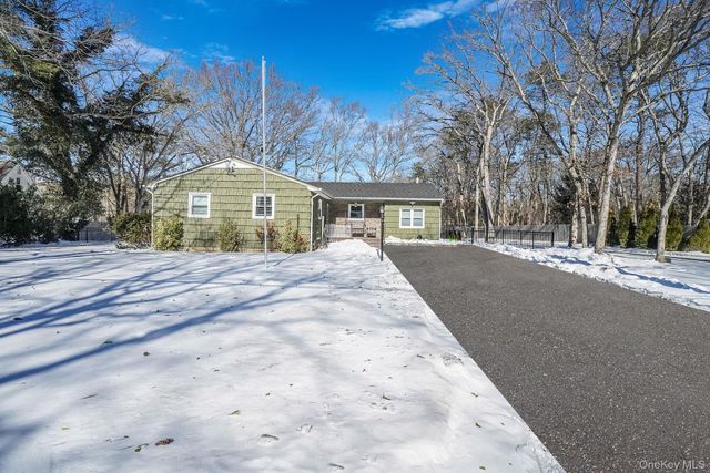 29 Wrana Street, Medford, NY 11763