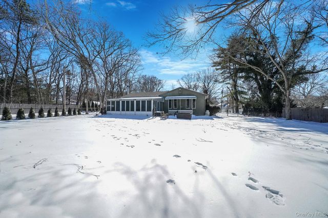 29 Wrana Street, Medford, NY 11763