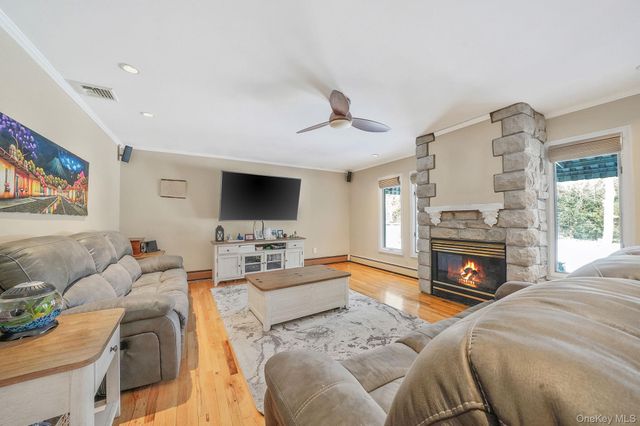 29 Wrana Street, Medford, NY 11763